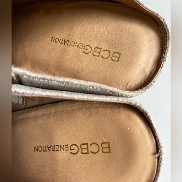 BCBG Lori Metallic Gold Leather Mule Ladies Size 12 - Picture 9 of 10